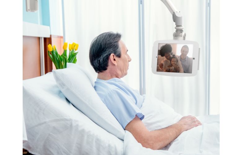 Медицинска стойка за монитор с изключително дълго шарнирно рамо - Reach